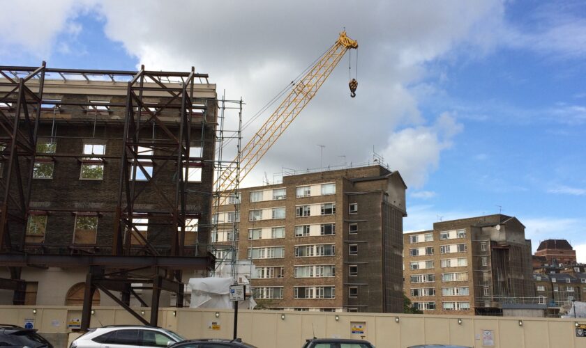 Regents Crescent non-isolated structures