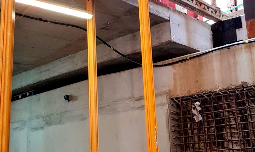 Acoustic Isolation and lateral restraint of capping beam